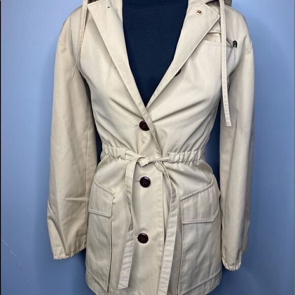 Vintage Etienne Aigner khaki trench coat with cinched waist hoodie and emblem - Picture 3 of 14